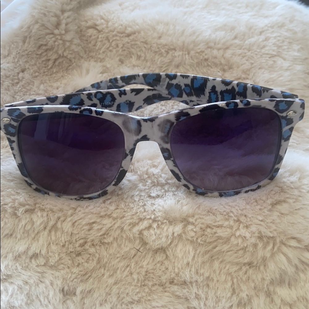 🥳 Sunglasses